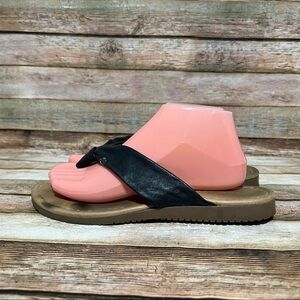 Coach Black Leather Thong Sandals